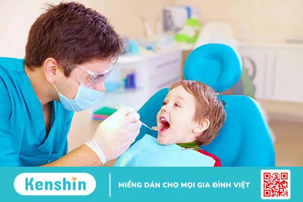 Chuyên gia nha khoa giải đáp: Trẻ bị sún răng sữa phải làm sao?