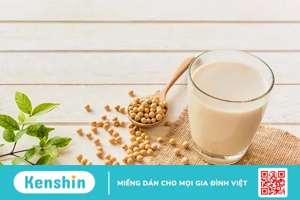 Cô bé bị khô nên uống gì? Top 11 thức uống tốt cho âm đạo