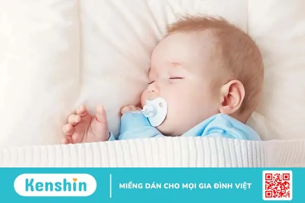 Có nên cho bé ngậm ti giả khi ngủ không? Lợi ích, tác hại và những lưu ý