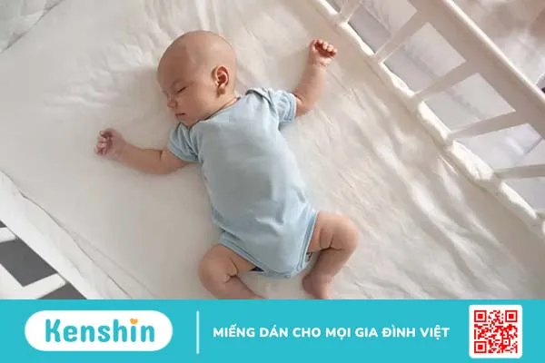 Có nên cho trẻ sơ sinh nằm gối? Khi nào cho bé nằm gối và cách chọn gối