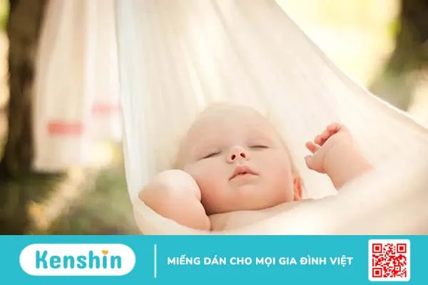 Có nên cho trẻ sơ sinh nằm võng không? Trẻ mấy tháng được nằm võng?