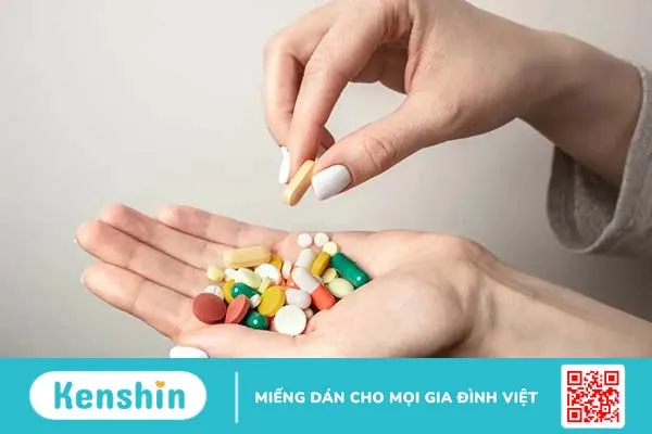 Có nên dùng thuốc giảm đau hạ sốt khi tiêm vaccine ngừa COVID-19?