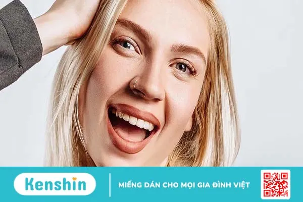 Có nên gắn đá vào răng không? Những ai có thể gắn đá lên răng?