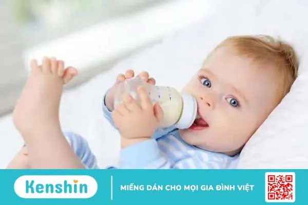 Có nên hâm nóng thức ăn cho trẻ trong lò vi sóng?