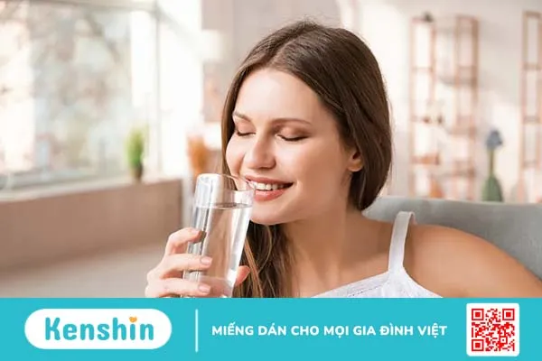 Có nên uống nước trước khi ngủ? Coi chừng lợi bất cập hại!