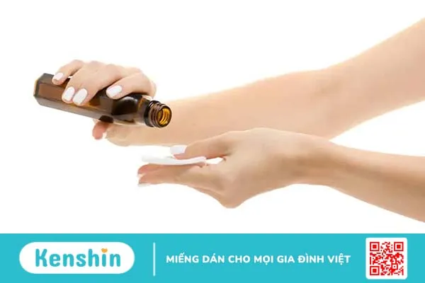 Cồn trong mỹ phẩm tên gì? Có nên sử dụng cho làn da?