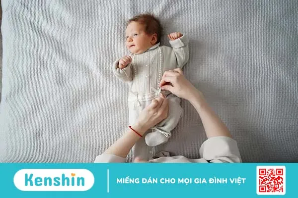 Cùng bạn trả lời câu hỏi trẻ bị viêm phổi có tắm được không