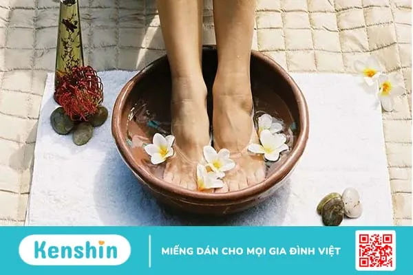 Da chân bị khô, bong tróc là bệnh gì và cách chữa tại nhà