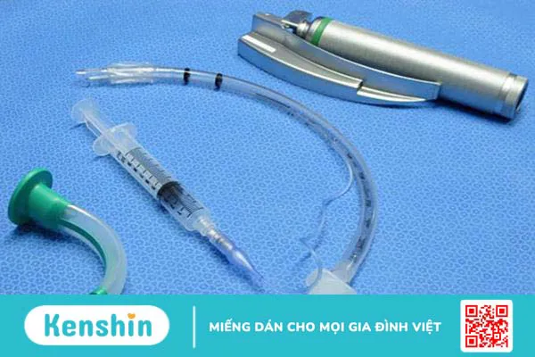 Đặt nội khí quản: Chỉ định, quy trình thực hiện, biến chứng và lưu ý