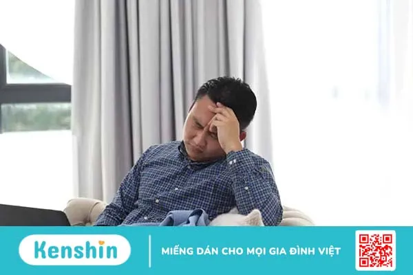 Đau đầu kéo dài là gì? Nguyên nhân, triệu chứng và cách điều trị