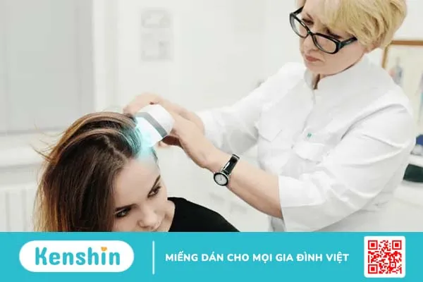 Dầu gội trị vảy nến cho người bệnh