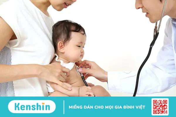 Dấu hiệu trẻ bị sặc sữa vào phổi bạn cần chú ý để ngăn ngừa rủi ro