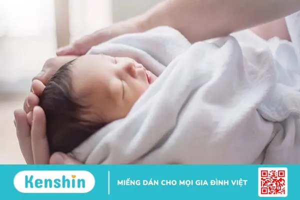 Dấu hiệu trẻ sơ sinh bị lạnh – Làm sao giữ ấm cho trẻ đúng cách?