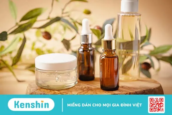 Dầu khoáng trong mỹ phẩm là gì? Có thực sự gây hại cho da như “đồn đoán”?