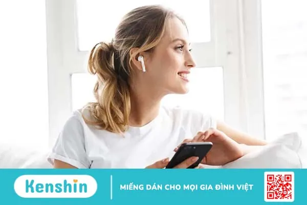 Đeo tai nghe nhiều có tốt không? Làm sao bảo vệ thính giác hiệu quả?