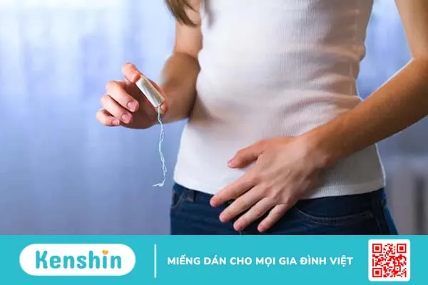 Dị vật, tampon, bao cao su bị mắc kẹt trong “cô bé”: Xử lý thế nào?