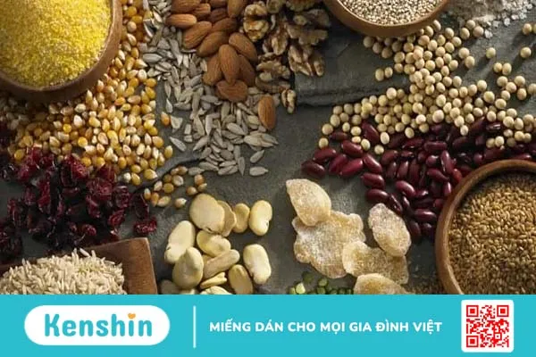 Dinh dưỡng cho bé từ 2 đến 13 tuổi: Bé ăn gì để khỏe?