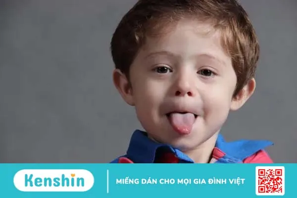 Dù con có biểu hiện đồng tính nam bố mẹ vẫn yêu con