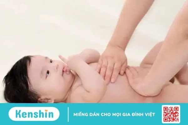 Dùng dầu massage cho bé nào an toàn và tốt cho da?