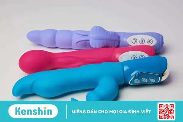 Dương vật giả là gì? Hướng dẫn cách dùng dương vật giả an toàn