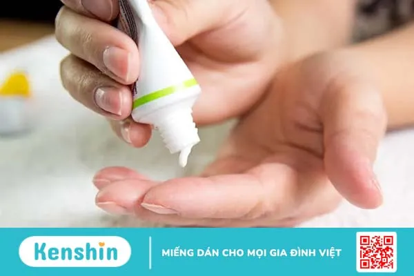 Emollient là gì? Có nên dùng emollient để dưỡng ẩm cho da?