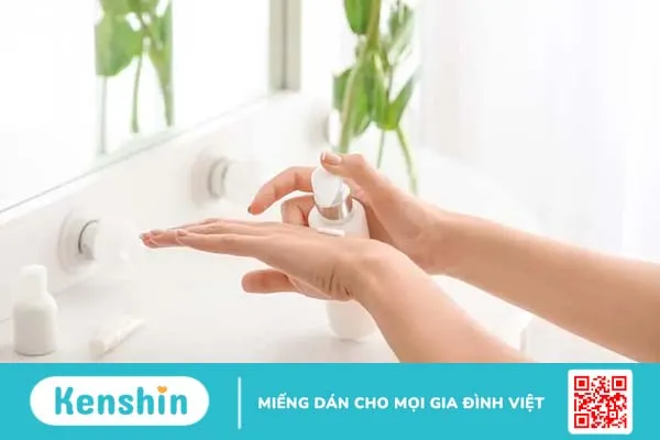 Emollient là gì? Có nên dùng emollient để dưỡng ẩm cho da?