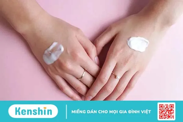 Emulsion là gì? Cách sử dụng Emulsion trong quy trình skincare sáng – tối