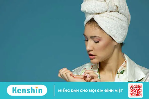 Giải đáp: Mẹ sau sinh bao lâu được cắt móng tay, cần lưu ý gì?