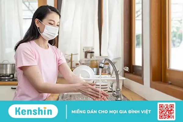 Giải đáp: Sốt tiêu chảy là bệnh gì? Khi nào bạn nên đi khám?