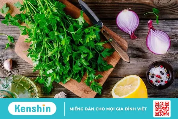 Giải đáp thắc mắc: Bà bầu ăn rau ngò tây có an toàn không?