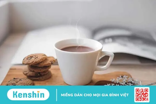Giải đáp thắc mắc: Mẹ sau sinh cho con bú có được ăn chocolate không?