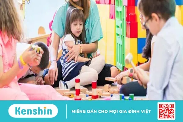 Giúp trẻ nhút nhát kết bạn, bạn đã mang lại cho con niềm vui sống