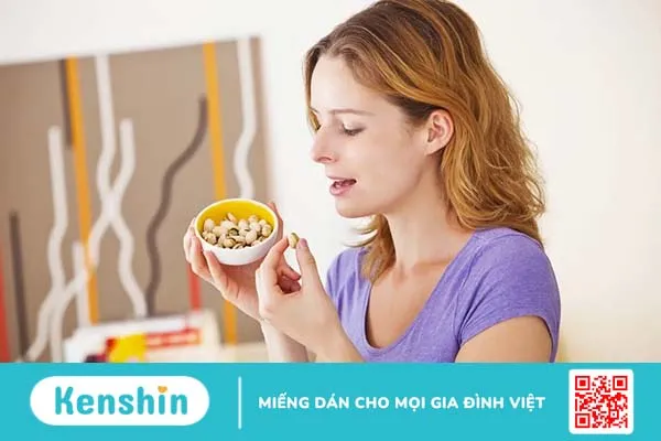 Gỡ rối thắc mắc: Bà bầu có nên ăn hạt dẻ cười? Ăn bao nhiêu là phù hợp?