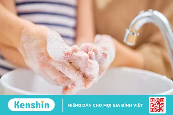 Góc tư vấn: Trẻ bị chân tay miệng nên bôi thuốc gì để nhanh khỏi?