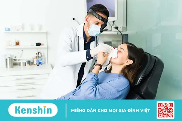 Hay chảy máu mũi: Nguyên nhân và cách xử trí bạn cần biết