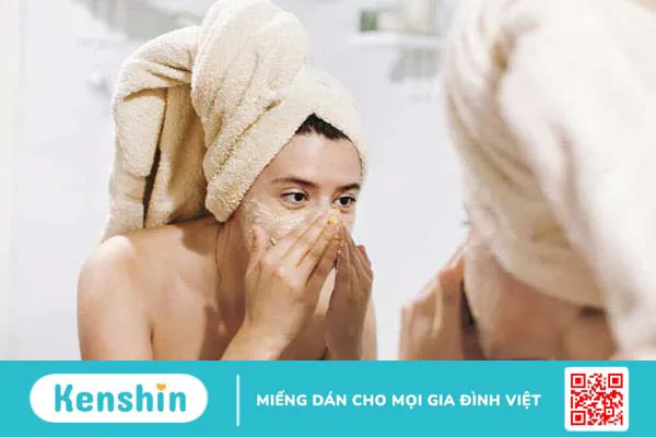 Hơ mặt bằng muối sau sinh: Chăm sóc da mặt tại nhà như spa cho các mẹ bỉm