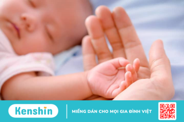 Hỏi đáp Bác sĩ: Bé sinh ra từ phương pháp thụ tinh nhân tạo có phải con mình không?