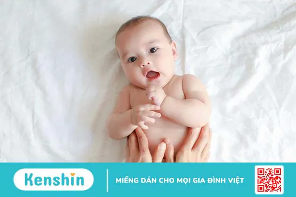 Hỏi đáp bác sĩ: Bé sơ sinh hay xì hơi nhưng không đi cầu được: Nguyên nhân và cách khắc phục?