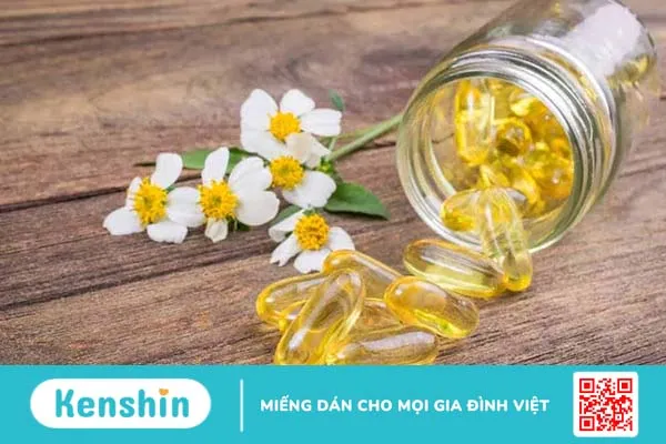 Hỏi đáp Bác sĩ: Uống vitamin E bị nổi mụn phải làm sao?