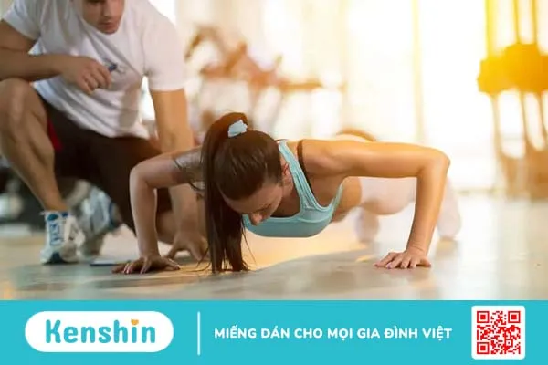 Hướng dẫn bạn cách hít thở khi hít đất