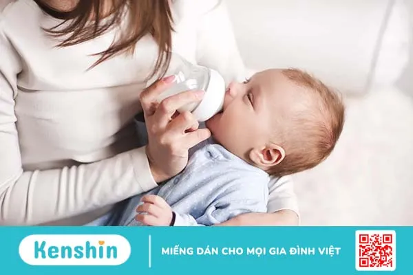 Hướng dẫn cách cho bé bú bình không bị sặc hiệu quả nhất