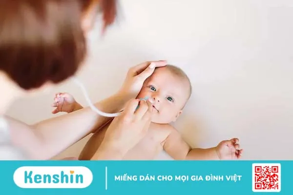 Hướng dẫn cách hút mũi cho trẻ sơ sinh bằng ống bơm Hướng dẫn cách hút mũi cho trẻ sơ sinh bằng ống bơm