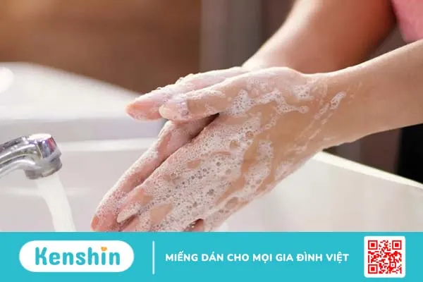 Hướng dẫn lấy gỉ mũi đúng cách cho người lớn: 6 điều cần lưu ý