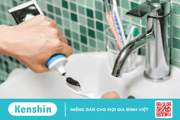 Kem đánh răng than hoạt tính có an toàn không? Cách dùng kem than tre