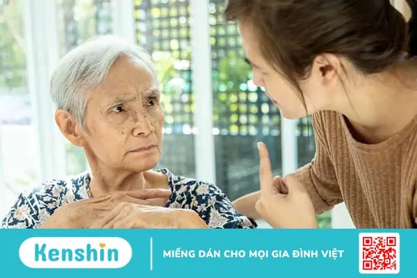 Khi chăm sóc bệnh nhân sa sút trí tuệ, bạn nên làm gì?