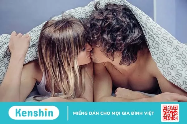 Khi hôn nhau con trai có bị kích thích không? Cách hôn kích thích ham muốn của chàng