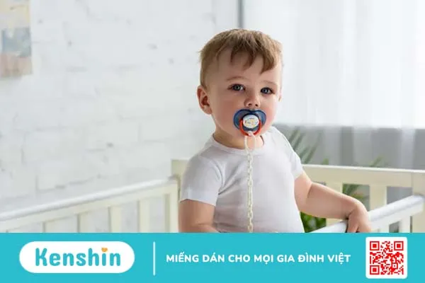 Khi nào nên ngừng dùng núm vú giả cho bé?