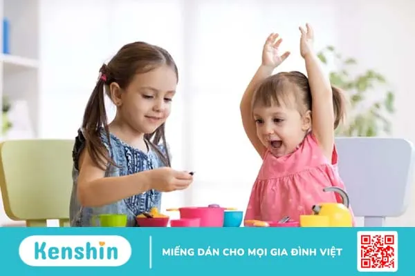 Khi nào nên ngừng dùng núm vú giả cho bé?