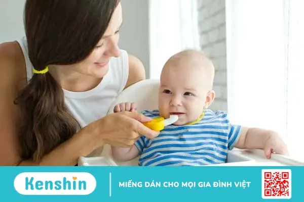 Kinh nghiệm hữu ích khi sử dụng cốc tập uống cho bé