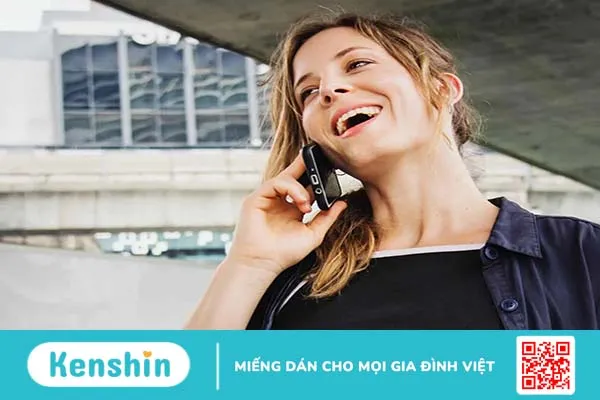 Làm bạn với người yêu cũ: Nên hay không nên?